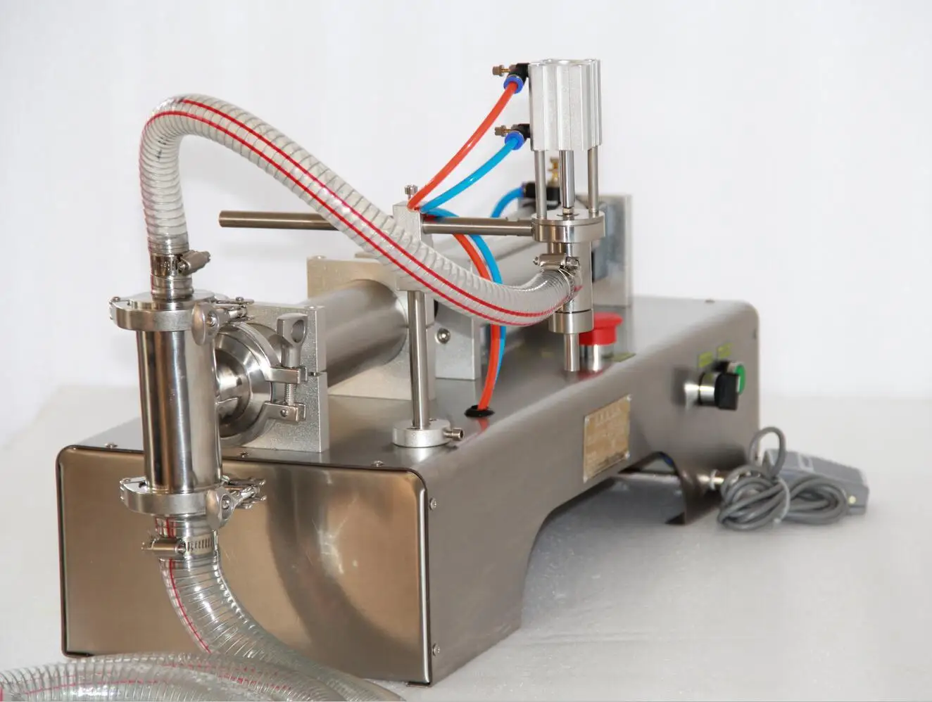 Пневматический поршневой жидкий наполнитель для шампуни воды вина сока уксуса