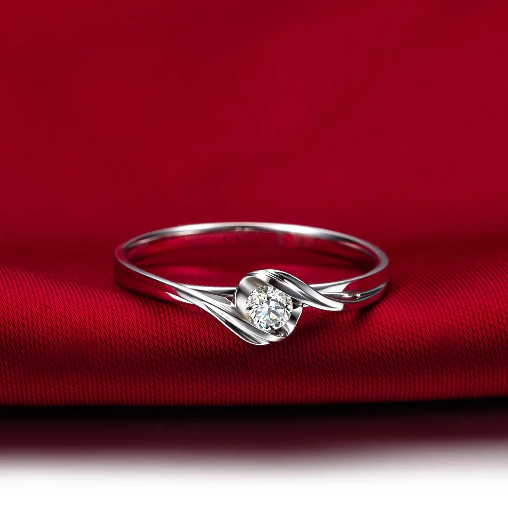 Кольцо обручальное круглое из белого золота 18 К с бриллиантами 0 08 карат|engagement