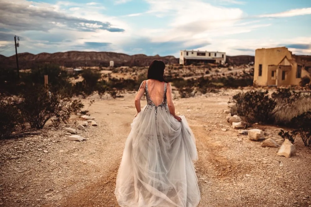 Erosebridal пикантные спереди Разделение платье для выпускного вечера реальное изображение V шеи лиф, расшитый бусинами кристалл с развертки поезд открытой спиной Вечерние Платье