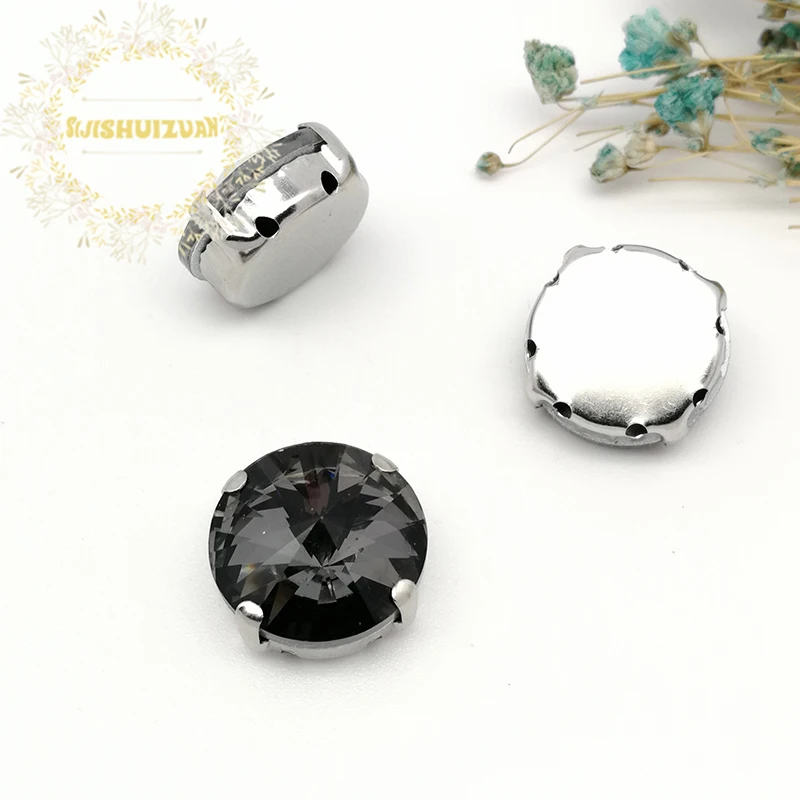 В обычном использовании круглые спутники серые кристаллы стеклянные стразы для