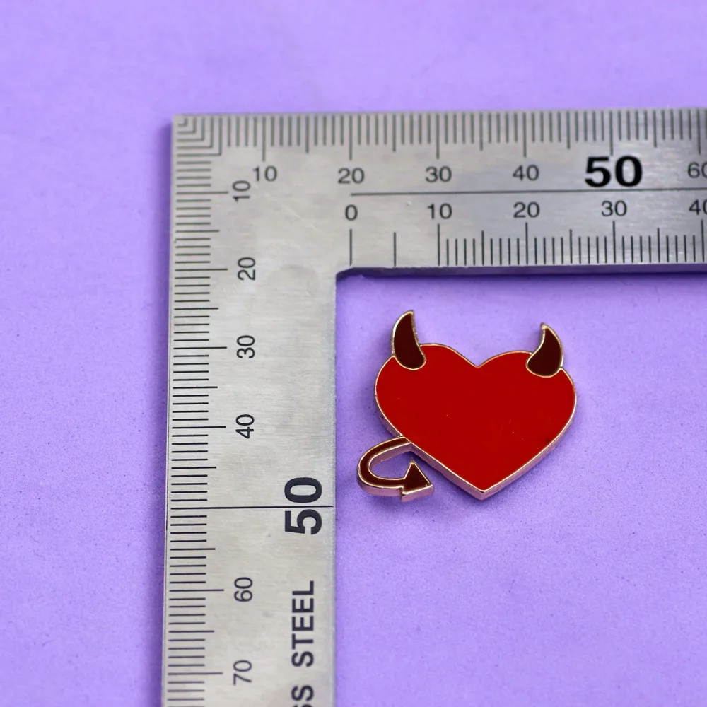 Timlee X204 металлическая брошь с рисунком дьявола красного сердца глаз булавки