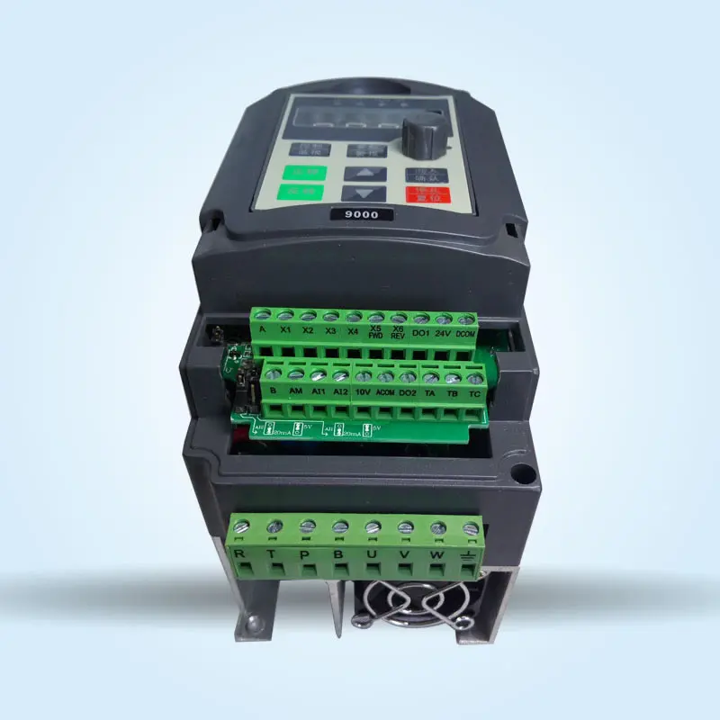 

adjustable Frequency Converter Inverters Speed controller 220v 0.75kw 4A single phase input and 220v 3 phase output