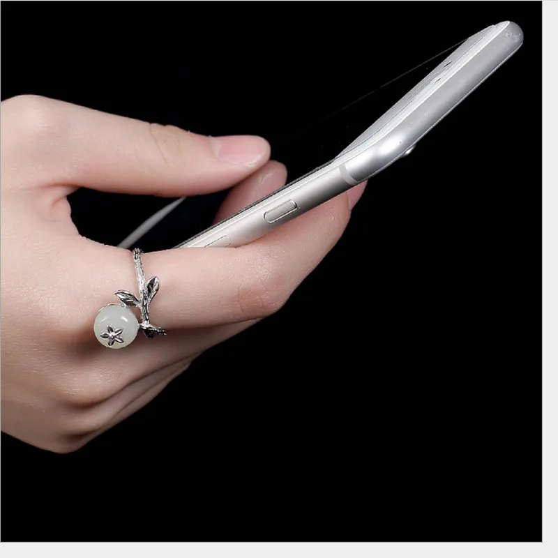 Кольцо ветка женское из серебра 925 пробы с натуральным белым нефритовым цветком |