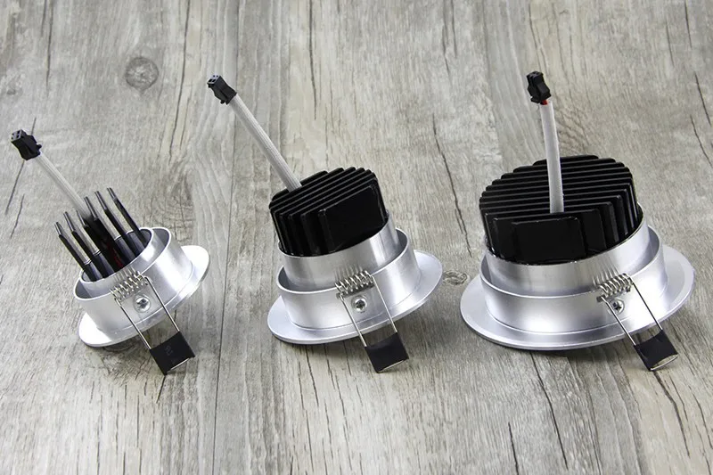 Регулируемый угол Серебряный ультра великолепный Диммируемый светодиодный COB