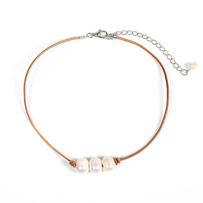 Колье чокер с тремя жемчужинами из натуральной пресноводной кожи 10 мм