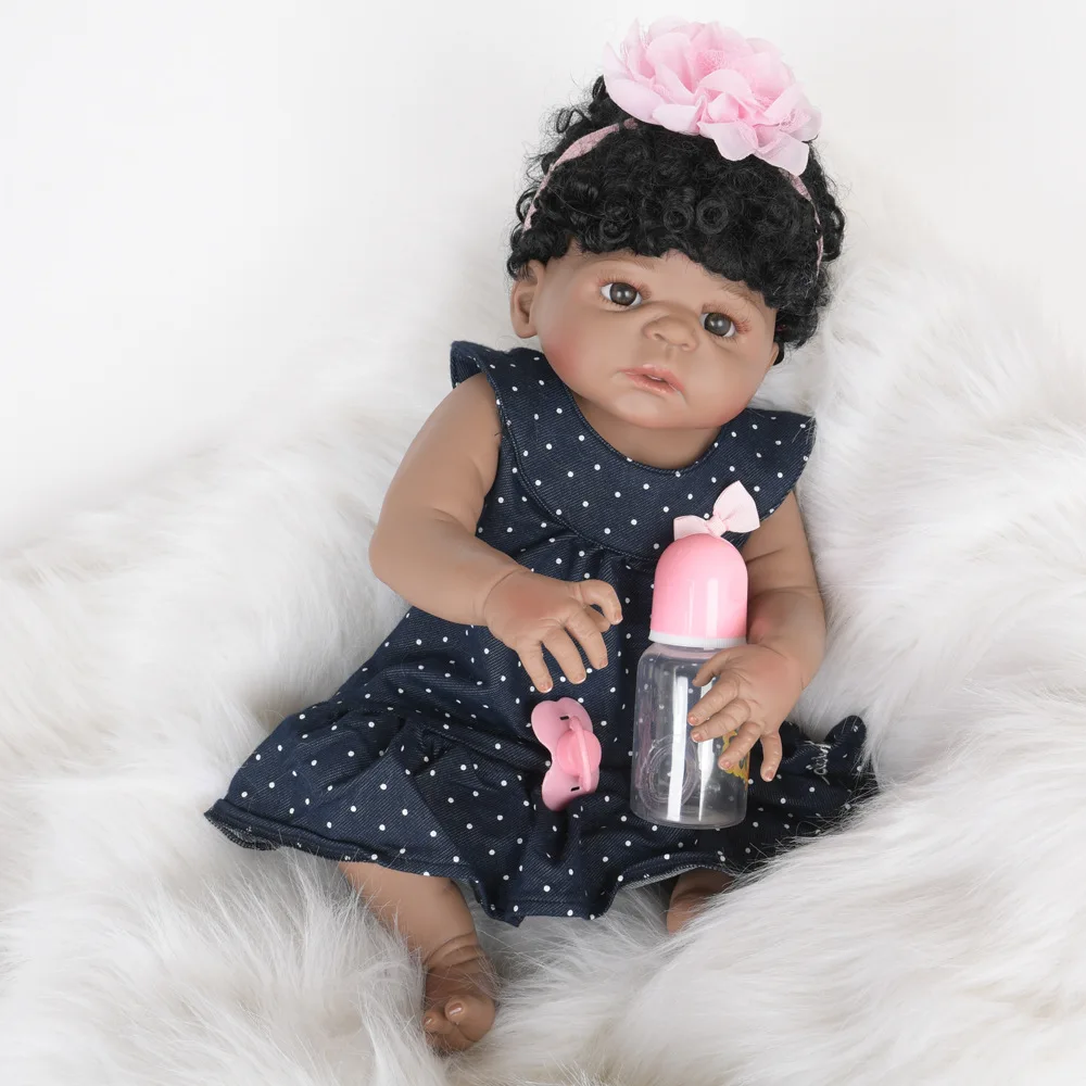 57 см полная силиконовая кукла для новорожденного, Реалистичная кукла Reborn Alive Bebe, черный мальчик, детский партнер для роста, водонепроницаемый корпус, игрушки для сна