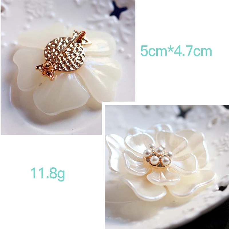 

QCOOLJLY Romantic Simulated Pearl Brooch Pin for Woman Rhinestone Crystal Brooches Pins Dress Sweater Jewelry Accessories