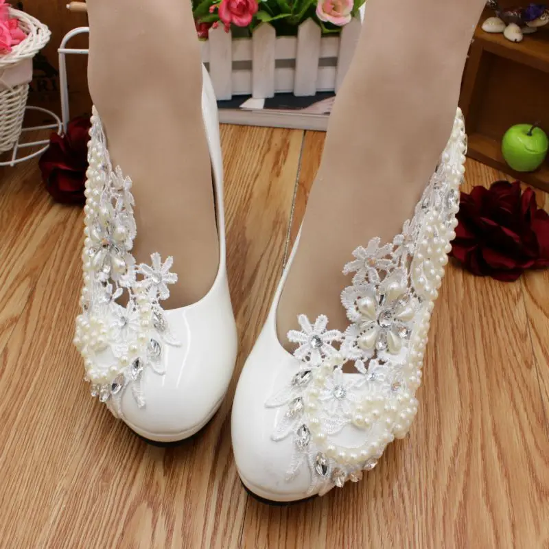 Новые Модные Белые Кружево жемчугом женская свадебная обувь ручной работы