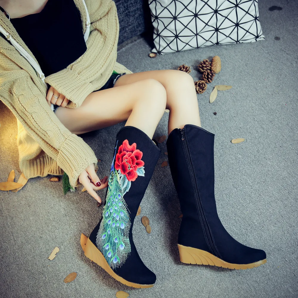 Женские зимние ботинки парусиновые средней высоты с вышивкой павлина женские