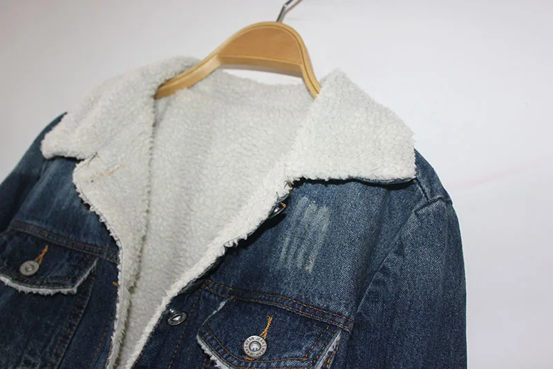 Женская джинсовая куртка из овечьей шерсти с 4 карманами и длинными рукавами |