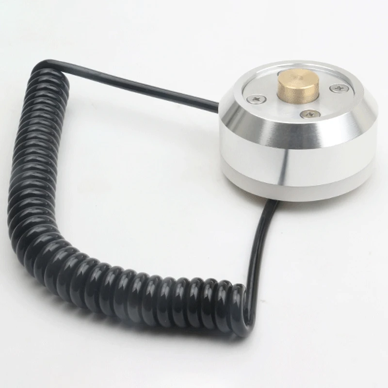 Фрезеровочный автомат с автоматическим инструментом для проверки настроек.