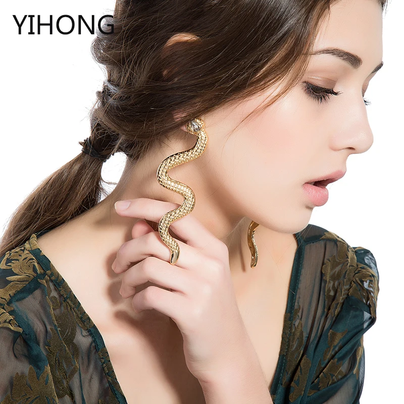 Серьги гвоздики из металлического сплава в виде змеи|animal earrings|stud earringssnake earrings |