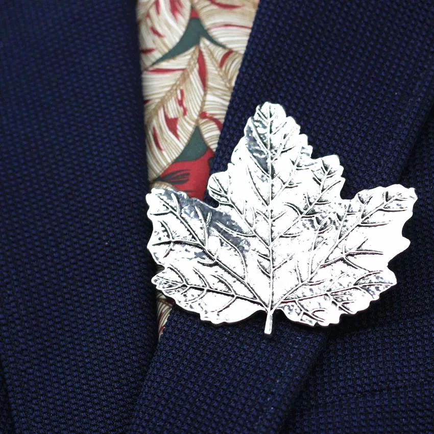 

Anslow Fashion Jewelry Large Vintage Antique Maple Leaf Brooch For Women's & Men's Coat Dress Skirt Decoration Party Gift