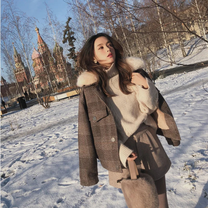 Women New winter clothing thicken woolen jacket female Korean version of the short loose Plaid woolen coat female jacket