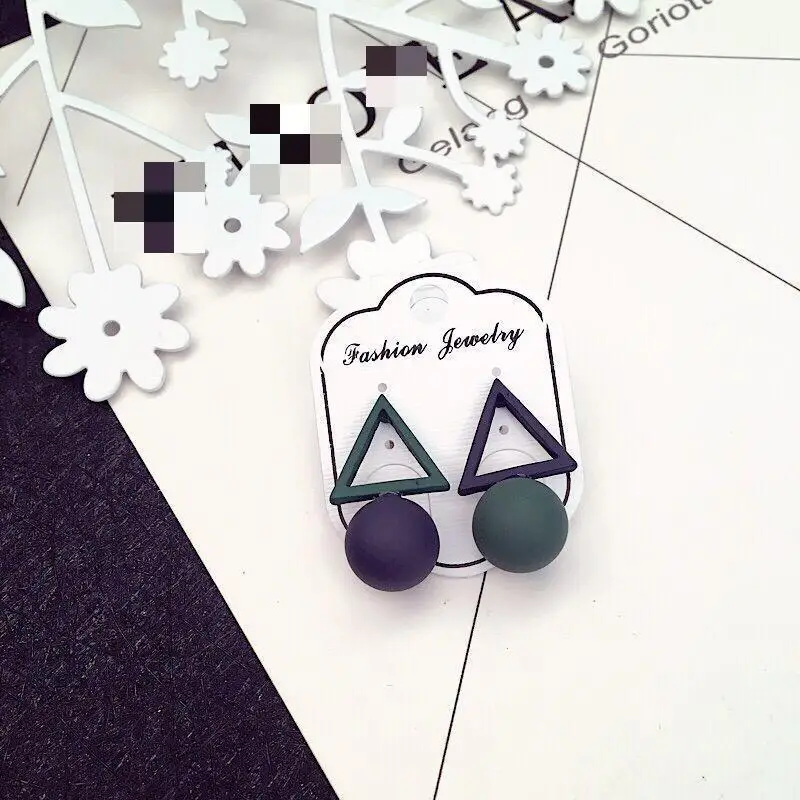Серьги с треугольными шариками в Корейском стиле простой и маленький цвет серьги