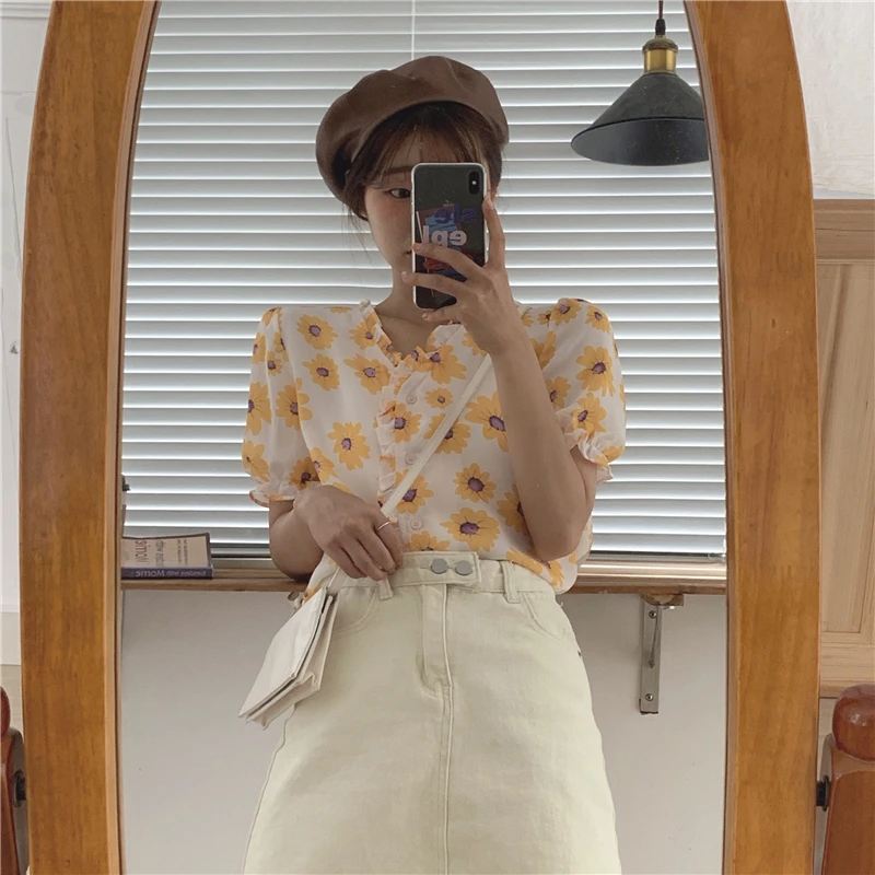 С пышными рукавами с принтом деревянными ушками v образным вырезом женские