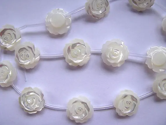 

8mm 30pcs ,top quality MOP shell mother of pearl rose florial flowers petal white cabochons beads