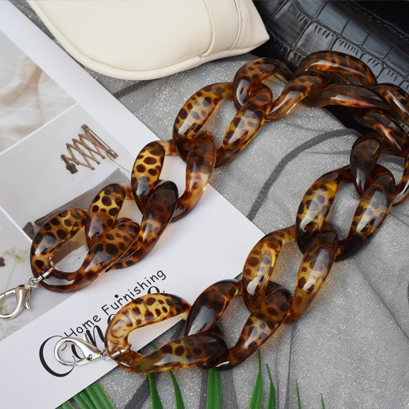 Женская акриловая леопардовая сумка в стиле оверсайз мессенджер хорошего