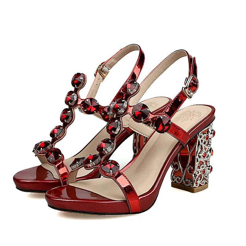 Женские босоножки из кожи с натуральным лицевым покрытием и пряжкой на