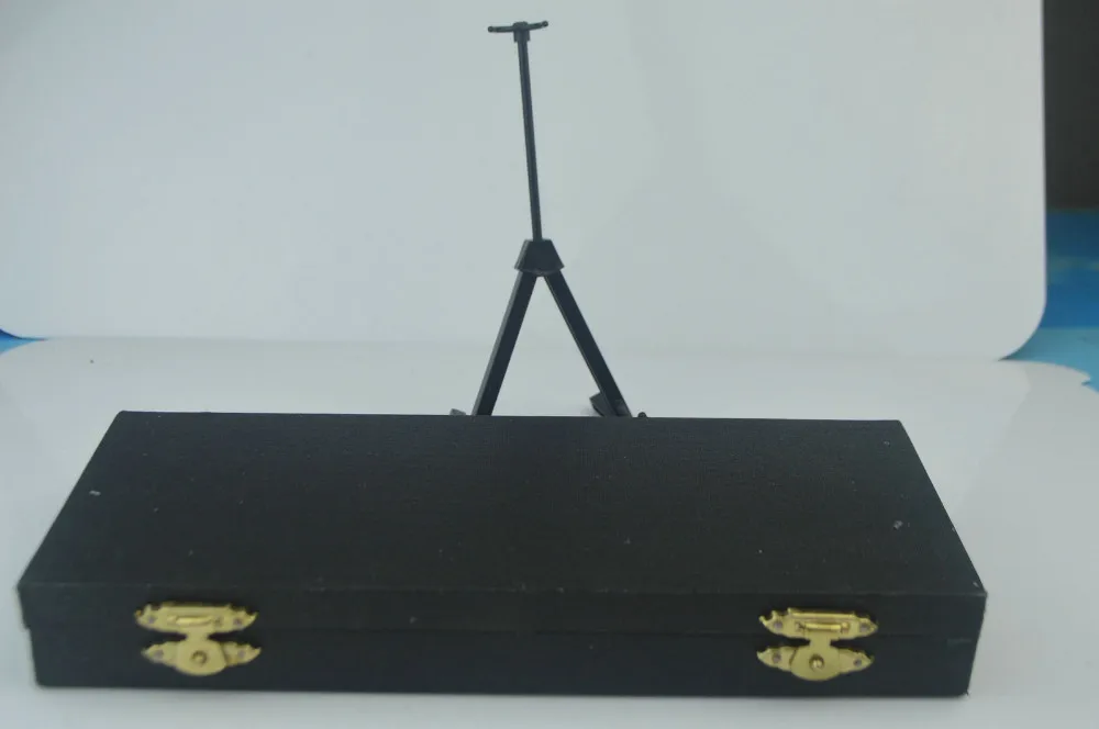 Деревянная народная электрогитара желтого цвета ручной работы в масштабе 1/6