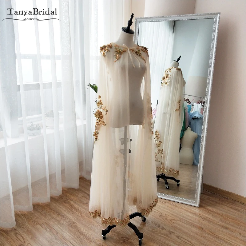 Свадебная накидка цвета шампанского золотого с объемными цветами блестящая