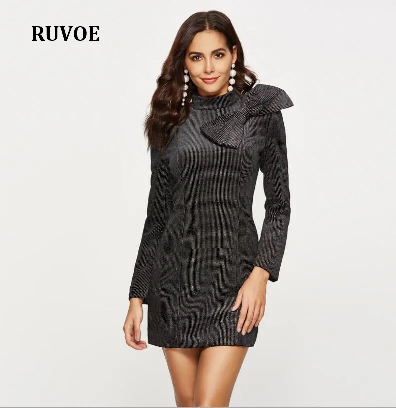 Женское винтажное черное платье на Новый год и зиму блестящее облегающее с