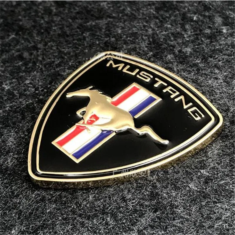 100 шт. новый автомобильный Стайлинг Металл 3 цвета красный черный Mustang переводная