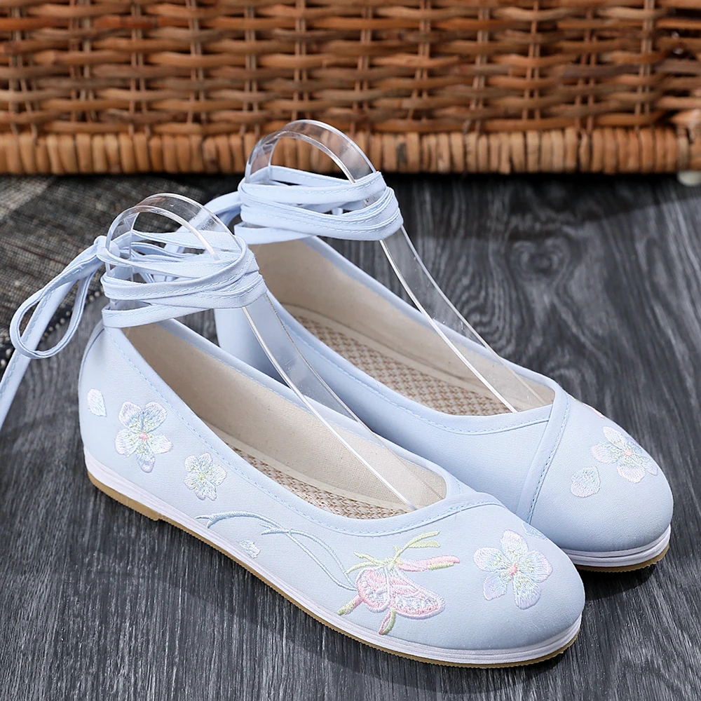 Женская обувь коллекция 2018 года сезон весна-лето китайская с вышивкой на плоской