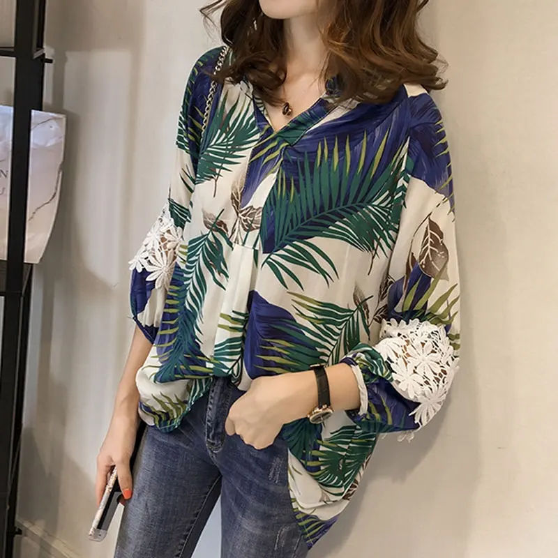 Новинка 2019 летняя блузка с цветочным принтом женская свободного кроя рукавом три