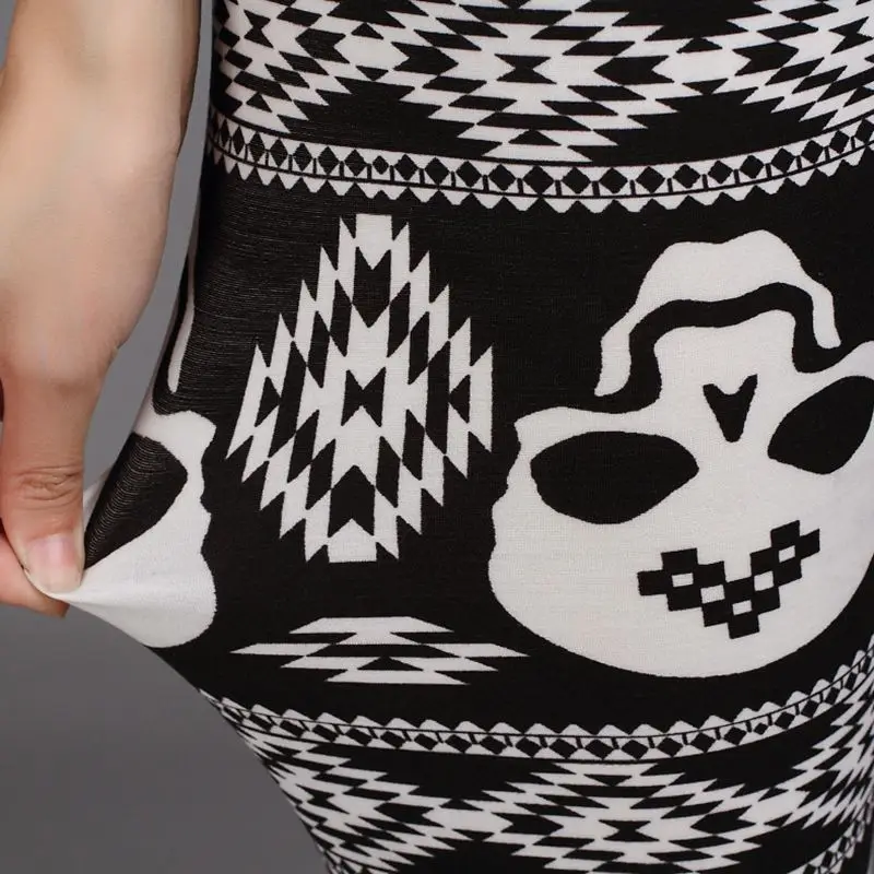 Женские Тренировочные удобные бело-черные колготки с принтом пиратского черепа