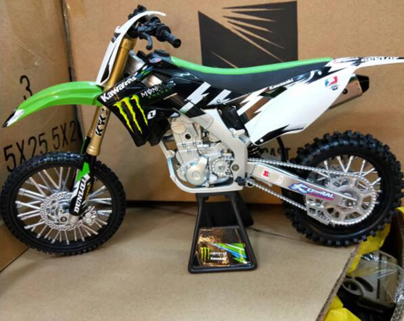 1:6 масштаб KTM Мотоцикл литье под давлением сплав гоночные велосипеды уличные игрушки в форме мотоциклов для экшн-фигуры сцена строительство дисплей