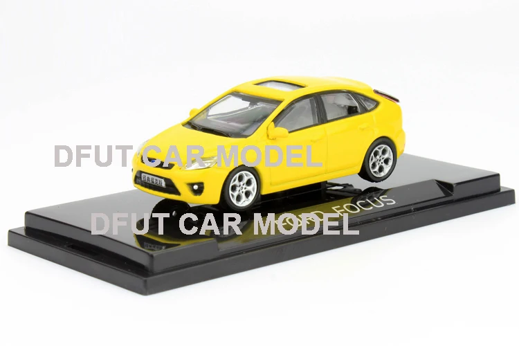 Литая 1: 64 лиса фокус модель автомобиля игрушка в коробке для подарка/коллекции/детей/украшения