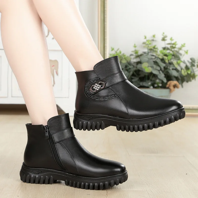 

2019 New Warm Comfort Inside Plush and Wool Winter Boots Women Boot Thick Bottom Non-slip Genuine Leather Shoes boots Snow Boots