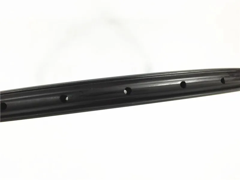 

Carbon MTB bike rims 29er 27mm wide 23mm deep clincher tubeless ready, hookless, disc braking surface , 24/28/32/36 holes