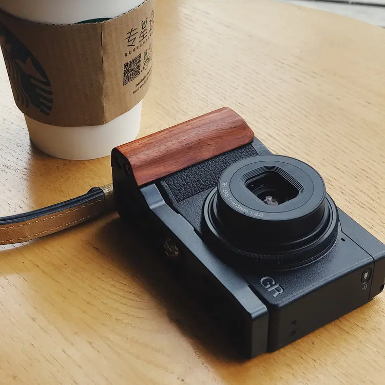 

Wooden Wood Hand Grip with Alum Base Plate Bracket For RICOH GR 3 GR III GR3