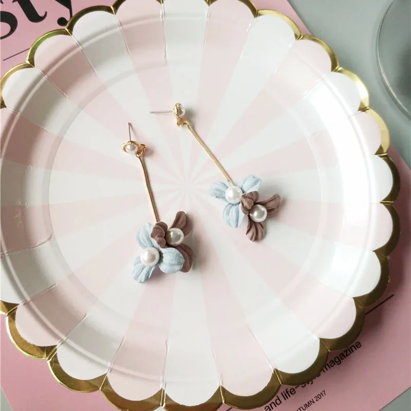 high quality Korean version Women's earrings sweet Wild fashion Baroque Fresh Flower Beautiful gift Girls accessories jewelry |