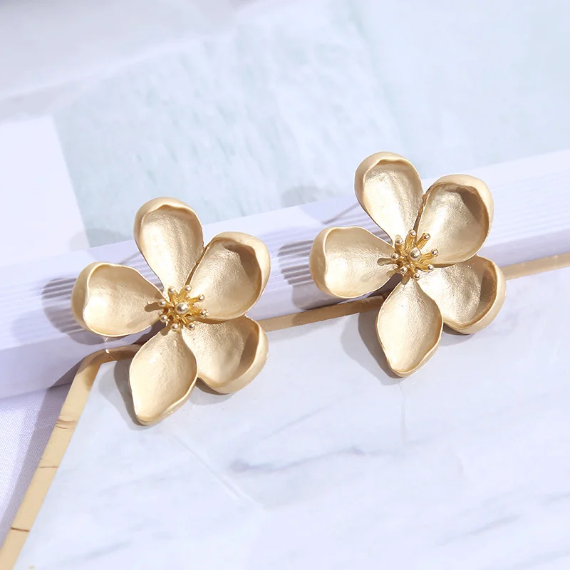 Fashion Ladies Metal Flower Drop Earrings For Women 2019 Trendy Cute Alloy Spray Paint Dangle Earring Party Jewelry Gifts | Украшения и