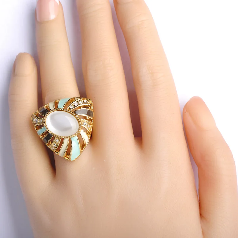 Женский Классический комплект из сережек и кольца Blucome белый гвоздиков с опалом