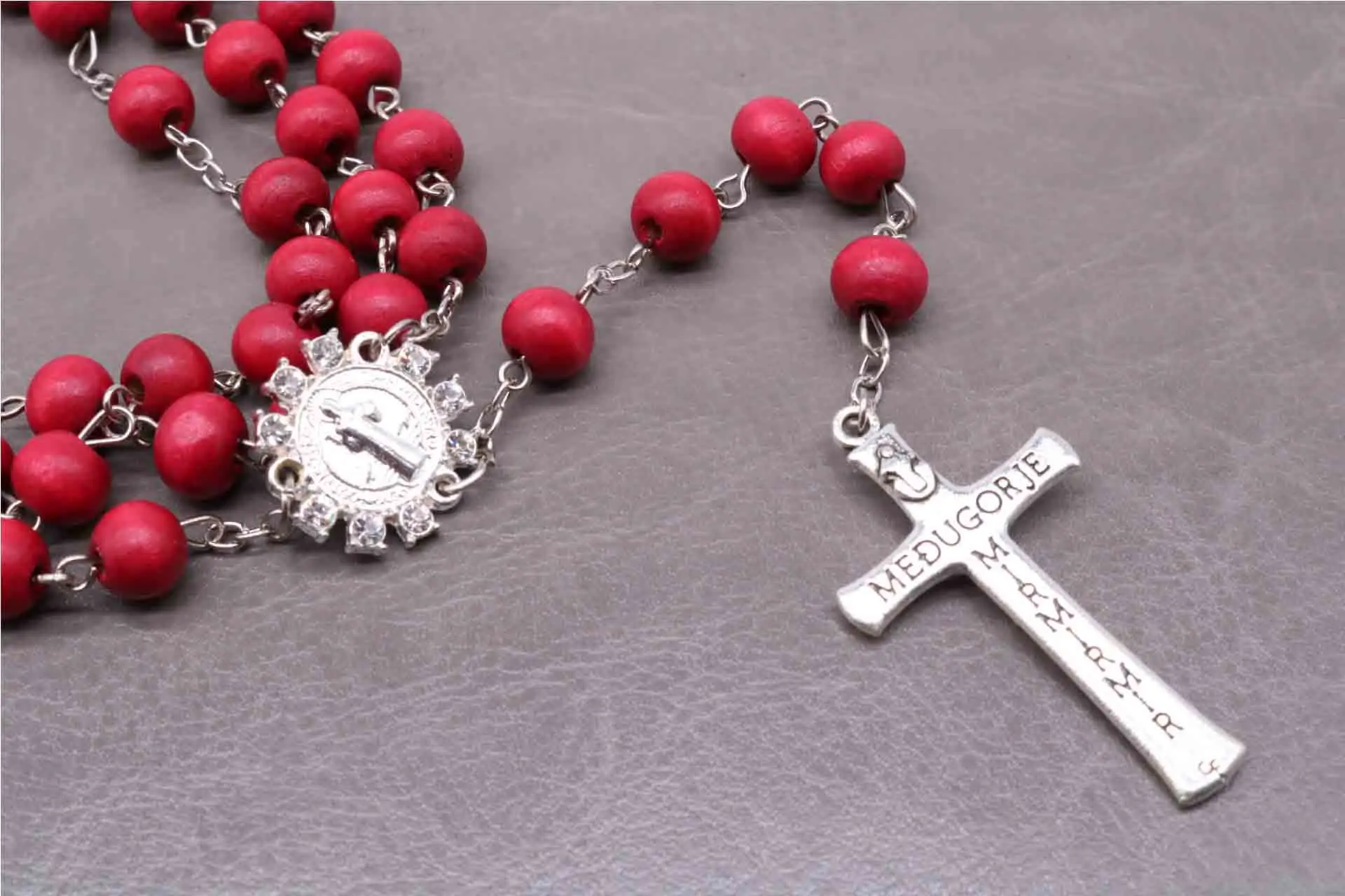 Hot classic red 8mm rose scented wooden rosary necklace. Saint Mary Christ's Cross Pendant Accessories Fashionable | Украшения и