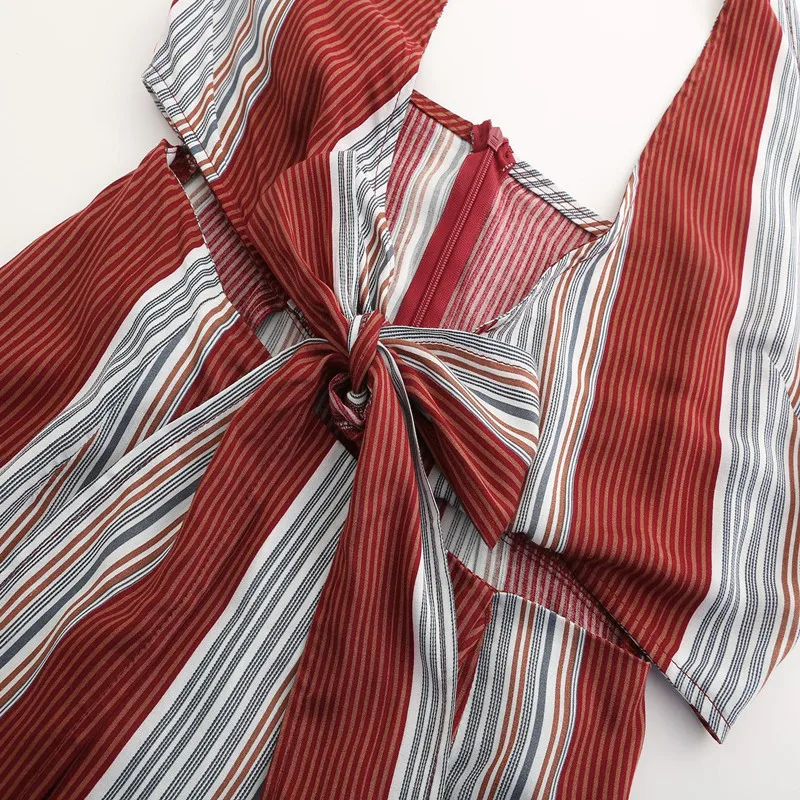 Женское платье в полоску с глубоким V-образным вырезом и лямкой на шее | Женская