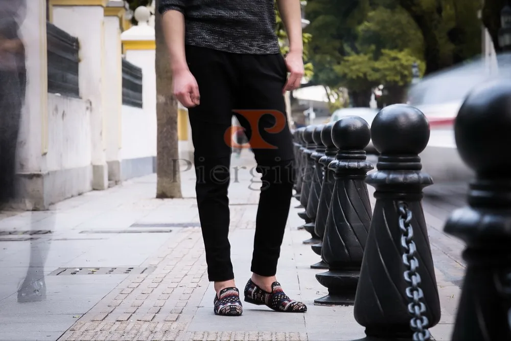 Piergitar Мужские лоферы изготовленные вручную из корейского хлопка с традиционным принтом модная мужская текстильная обувь смешанные цвета Мужская обувь на плоской подошве