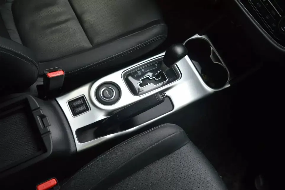 Для Mitsubishi Outlander 2016 Черный ABS хром автомобиль Шестерни ручка переключения Стикеры
