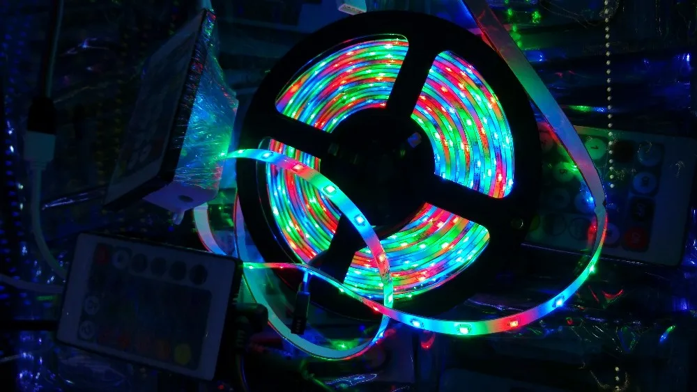 Светодиодная лампа 2835 = 3528 RGB красный зеленый синий DC12V 5 м 60led 1 метров рулон гибкий