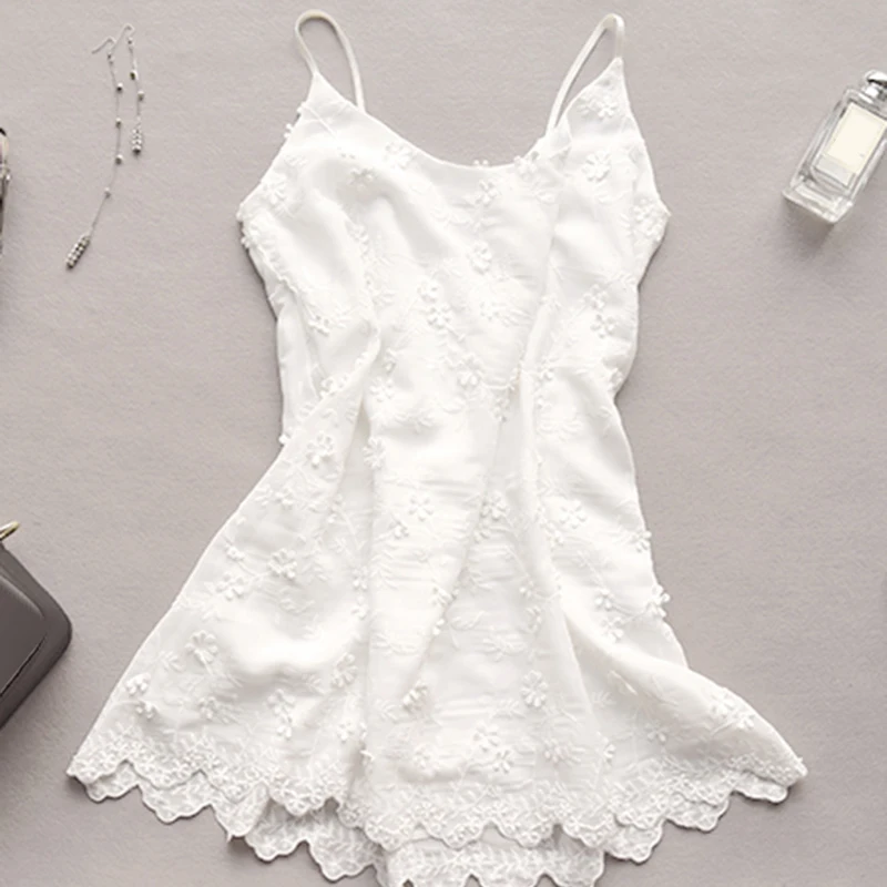 summer fashion Chiffon sleeveless O-Neck Tops Tees women white Vintage Loose Embroidery Tops Vest Casual Hollow Out Tops women
