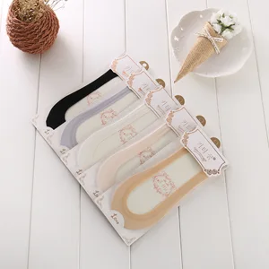 Летние кружевные носки-лодочки из силикагеля для женщин и девочек, невидимые Нескользящие тапочки с хлопковой подошвой, нескользящие носки, 1 пара = 2 шт., ws7410