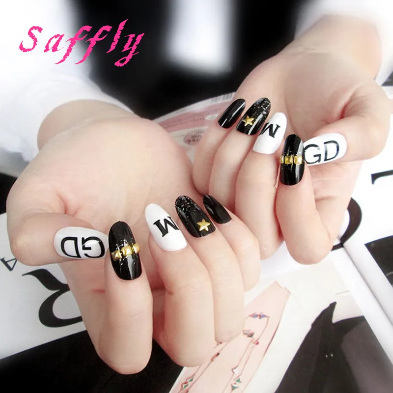 Small round head 24pcs fashion black and white False nail with Metal Nail Tips Art Design Letter Fake Nails Glue sticker | Красота и