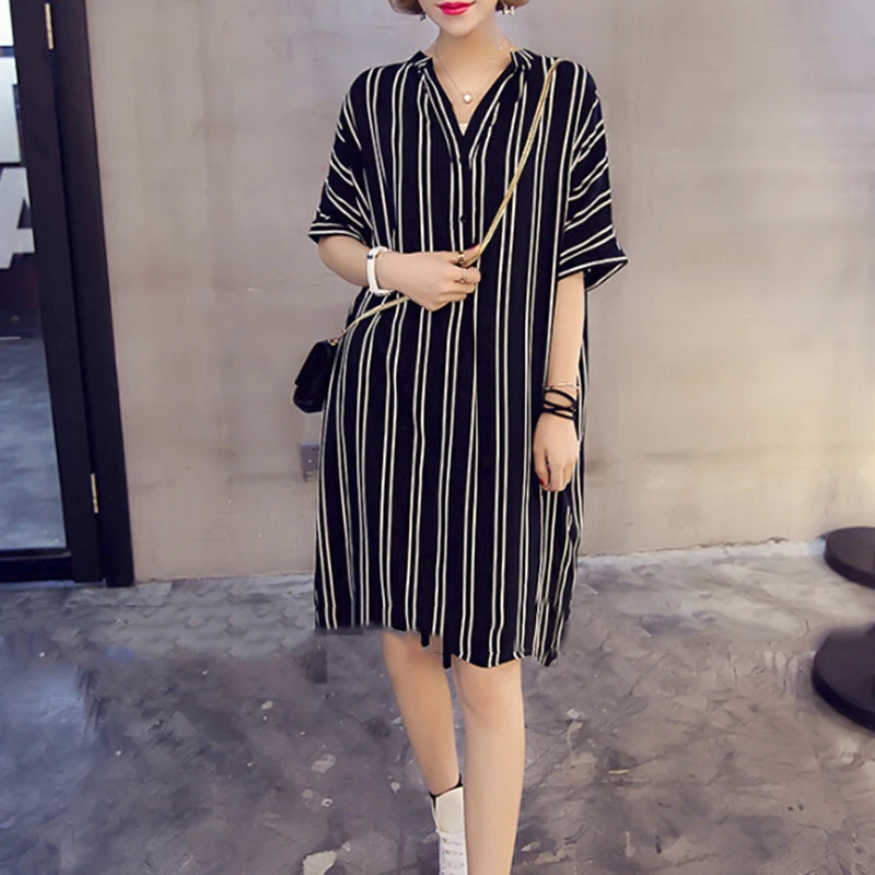 Цельнокройное платье корейский оверсайз женский свободный короткий рукав