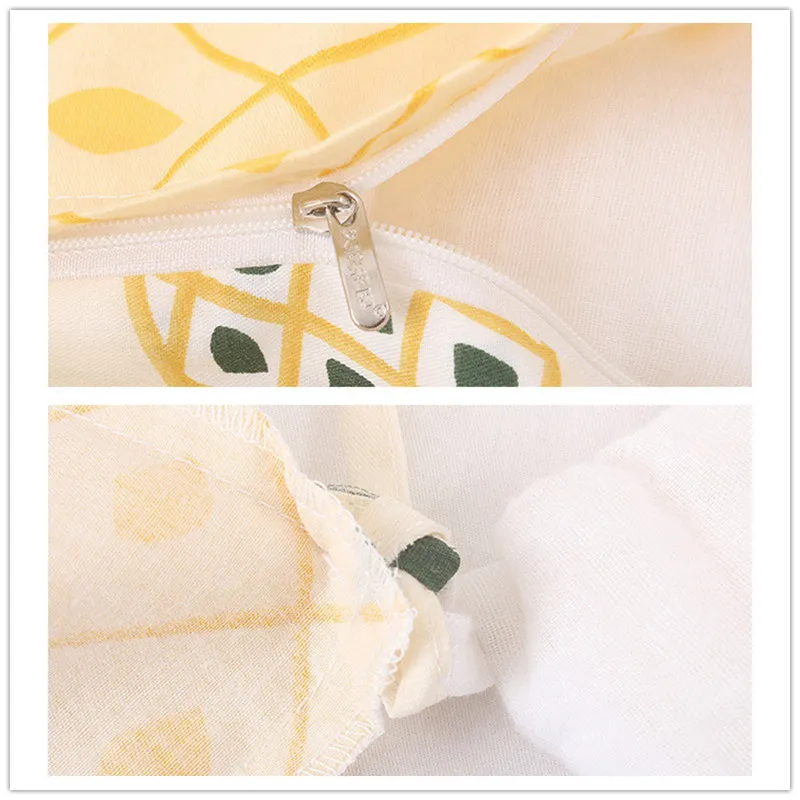 Набор постельных принадлежностей для детской кроватки с разноцветными облаками