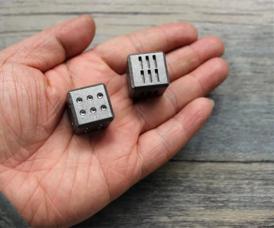 Кости из титанового сплава TC4 для повседневного использования могут быть красным