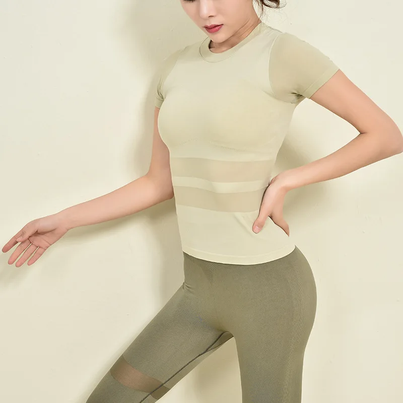 

2019 New Striped Breathable Sport Shirt Women Yoga Shirts Sport Top Fitness Women Short Sleeve Gym Running T Shirt deporte mujer